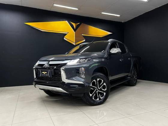 MITSUBISHI L200 TRITON 2.4 16V TURBO DIESEL SPORT HPE-S URBAN CD 4P 4X4 AUTOMÁTICO